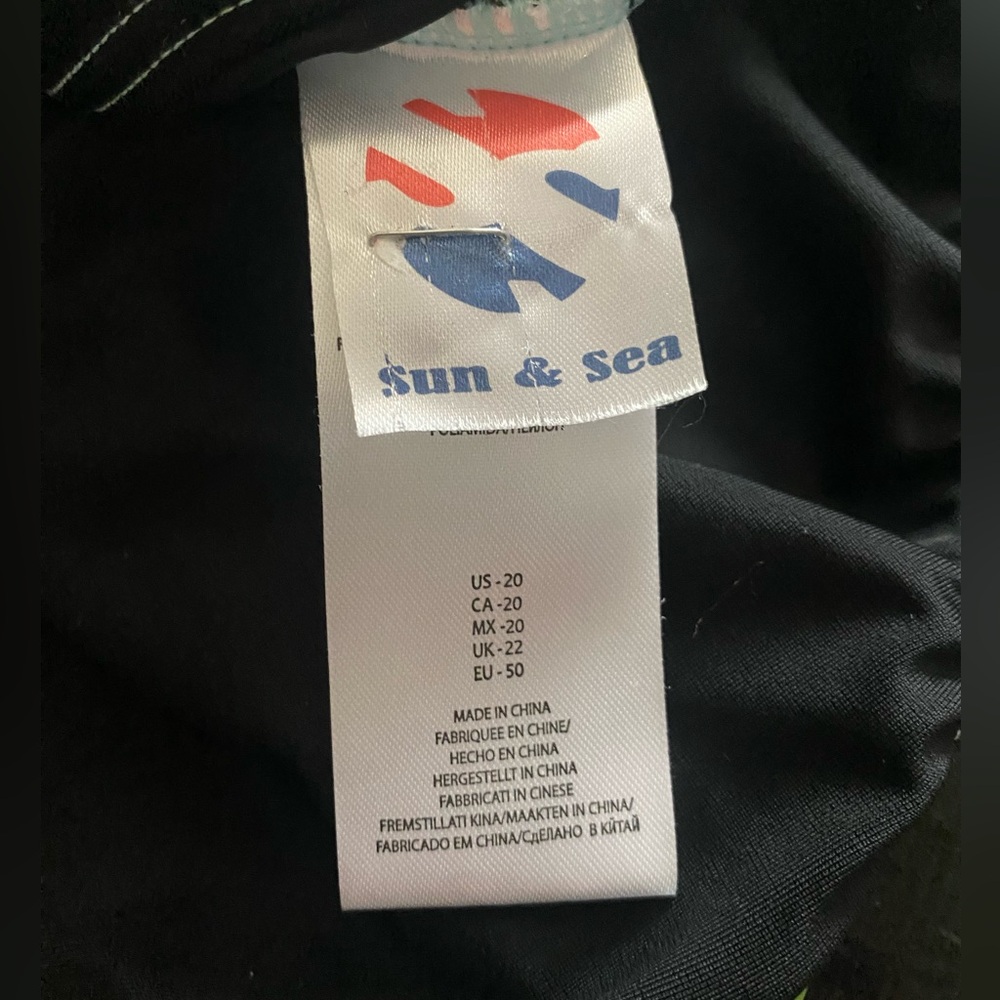 Sun & Sea Women’s Size 20 One Piece Swimsuit - Picture 7 of 7